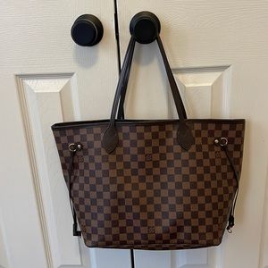 Louis Vuitton Never Full